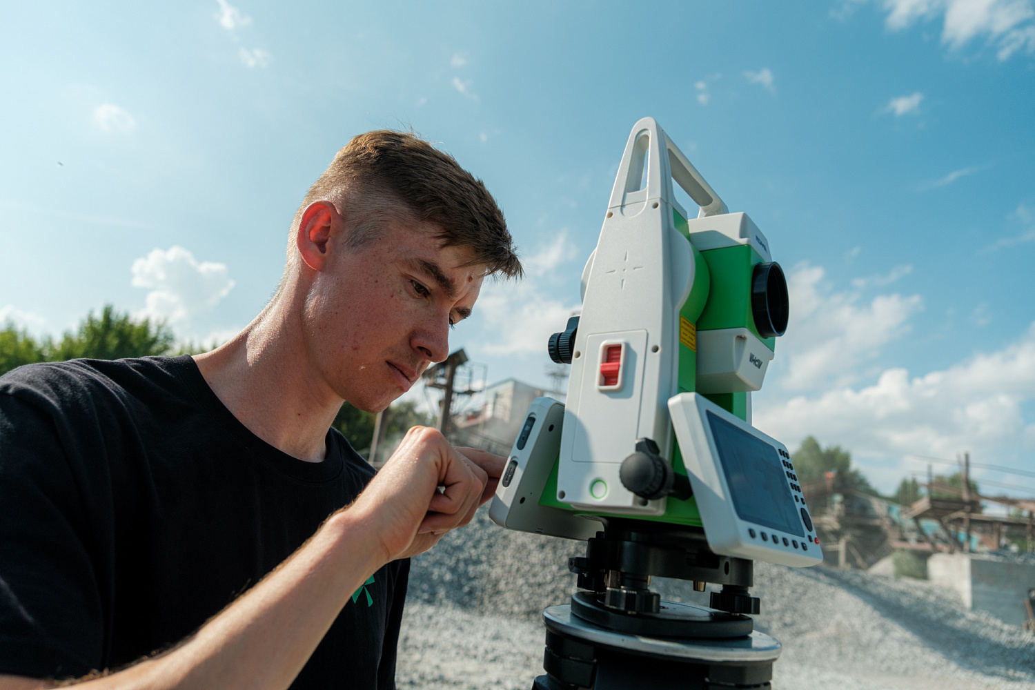 Линейка тахеометров Alpha Surveying: инновации и надежность в геодезии